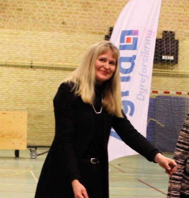 Skovens A'capella Junior Deluxe sluttede dagen af med at blive  
BIS 1 hvalp 
Dommer: Gitte Sundsdal, DK og Tanja Backes, DE